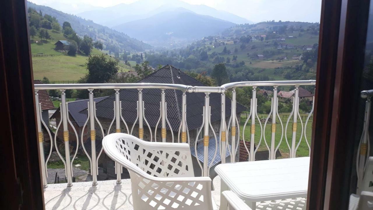 Apartment Little Village Πλαβ Εξωτερικό φωτογραφία